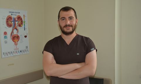 Bitlis'te Devasa Böbrek Kisti Ameliyatı