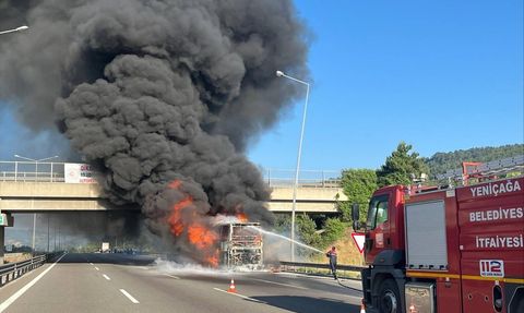 Bolu'da Yolcu Otobüsünde Yangın: 39 Yolcu Tahliye Edildi