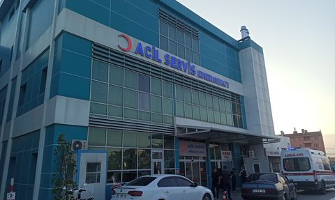 Bursa'da 23 Tarım İşçisi Zehirlenme Şüphesiyle Hastaneye Yatırıldı