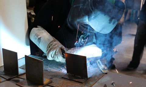 Bursa'da Kadınların Kaynakçılık Sertifikası Heyecanı