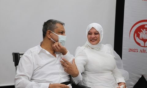 Bursa'da Kanser Tedavisi Gören Hastanın Hastanede Düğün Sevinci