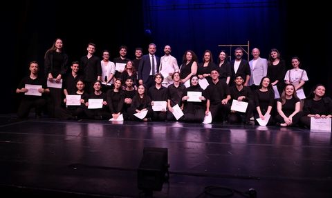Bursa Devlet Tiyatrosu Gençlik Kursu Yeni Mezunlarını Tanıttı