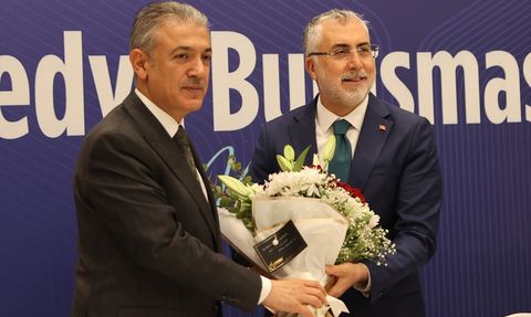 Çalışma ve Sosyal Güvenlik Bakanı Işıkhan, Mardin'de Medya Buluşması'nda Yerel Basının Önemi Üzerine Konuştu