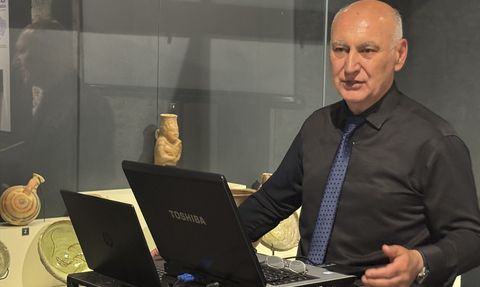 Celal Güzelses İzmir'de Unutulmadı