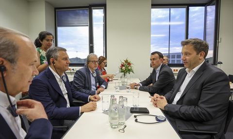 CHP Genel Başkanı Özel Berlin'de Önemli Temaslar Gerçekleştirdi