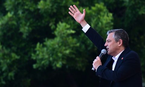 CHP Genel Başkanı Özgür Özel, Antalya'da Güçlü Bir Mesaj Verdi