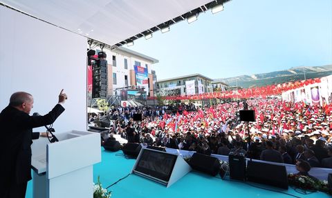 Cumhurbaşkanı Erdoğan, Azerbaycan Mahallesi'nde 250.000. Afet Konutu Anahtar Teslim Töreni'nde Konuştu