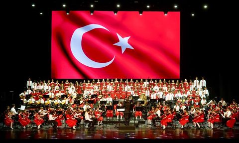 Cumhurbaşkanlığı Çocuk Orkestrası ve Korosu İstanbul'da İlk Konserini Verdi
