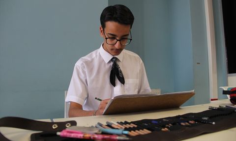 Depremzede Genç Ressamın Çin Hayali Gerçeğe Dönüşüyor