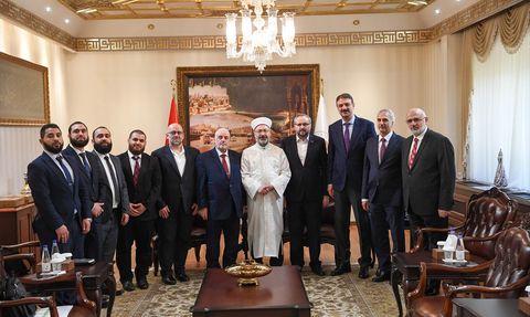 Diyanet İşleri Başkanı Erbaş, Suriye Vakıflar Bakanı ile Görüştü