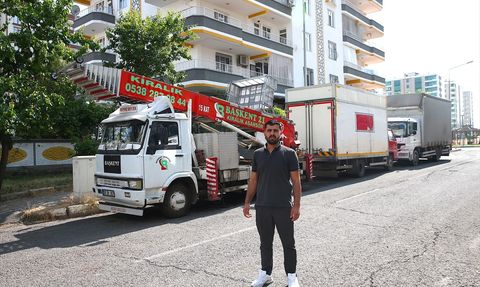 Diyarbakır'daki Yangında Nakliye İşletmecisinden Can Kurtarma Çabası