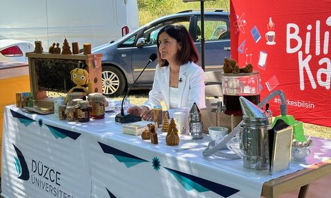Düzce'de Bilim Kafe Etkinliği: Arıcılar ve Akademisyenler Buluştu