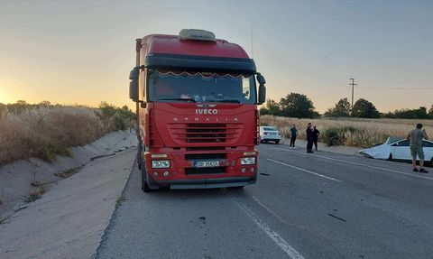 Edirne'deki Trafik Kazasında Sürücü Ağır Yaralandı