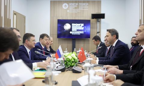 Enerji İşbirliği Toplantısı: Türkiye ve Rusya'dan Önemli Adımlar