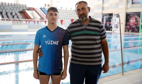 Engelli Yüzücü Mehmet Büyük Türkiye Şampiyonu Oldu