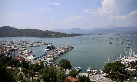 Fethiye Limanı'na Gelen Lüks Mega Yat "Aviva"