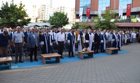 Filistinli Öğrenci Manisa'da Birincilikle Mezun Oldu