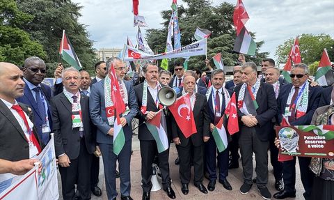 HAK-İŞ Cenevre'de Filistin'e Destek Gösterisi Düzenledi