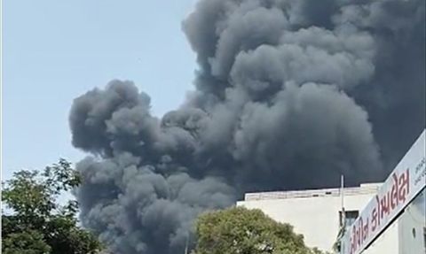 Hindistan'da Yolcu Uçağı Düştü