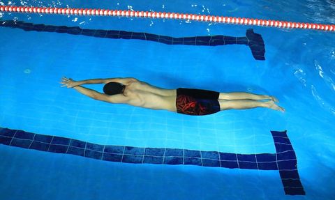 İşitme Engelli Kardeşler Şampiyonluk İçin Yüzüyor