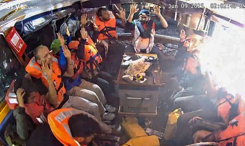 İsrail Ordusu Gemiyi Hedef Aldı: Aktivist Yasemin Acar Açıklamalarda Bulundu