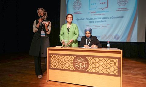 İstanbul'da 8. Türkiye Münazaraları 2025 Başladı