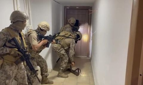 İstanbul'da Dolandırıcılık Operasyonu: 3 Tutuklama