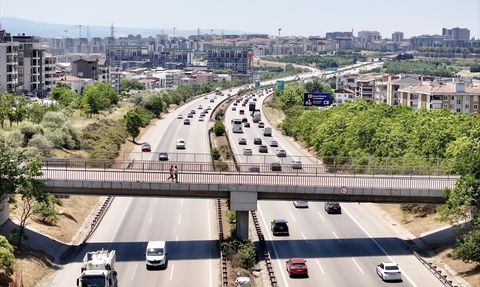 İstanbul-İzmir Otoyolu'nda Bayram Yoğunluğu Başladı