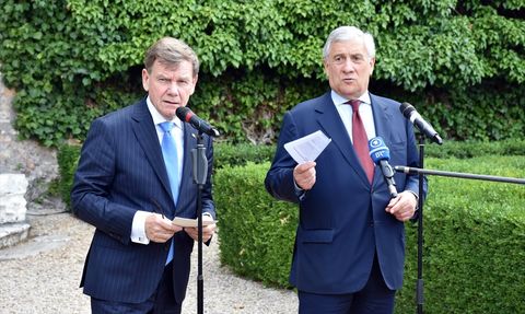 İtalya ve Almanya Dışişleri Bakanları İkili Görüşmelerde Bir Araya Geldi