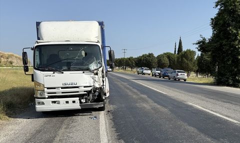 İzmir'de Motosiklet Kazası: 1 Ölü, 1 Yaralı