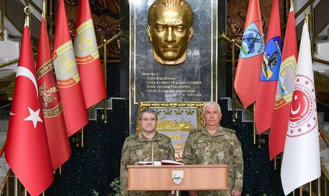 Kara Kuvvetleri Komutanı Bayraktaroğlu 3'üncü Ordu Komutanlığında İncelemelerde Bulundu