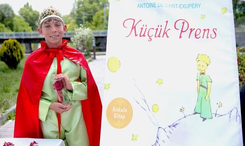 Kars'ta Kitap Festivali: Öğrenciler Roman Karakterlerini Canlandırdı