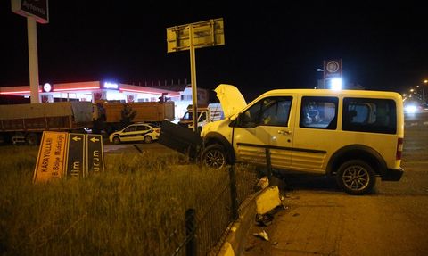 Kars'ta Zincirleme Trafik Kazası: 4 Yaralı