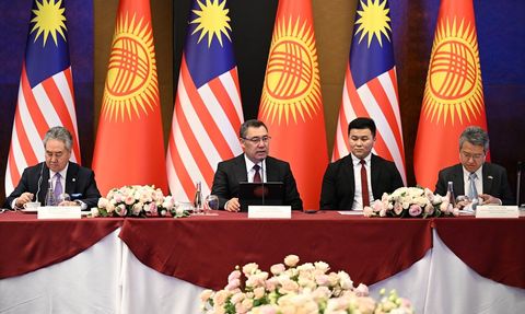 Kırgızistan Cumhurbaşkanı Caparov, Malezya'dan Yatırımcıları Ülkesine Çağırdı