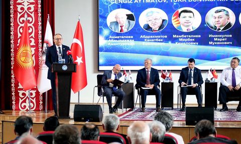 Kırgızistan'da Cengiz Aytmatov Forumu Düzenlendi