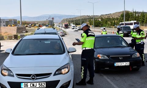 Kırıkkale'de Kurban Bayramı Trafik Yoğunluğu