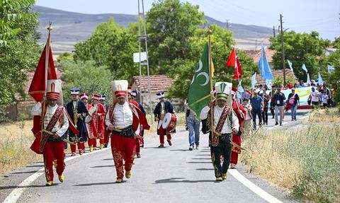 Kırım Tatar Milli Bayrak Günü’nde Kürşad Zorlu’nun Mesajı