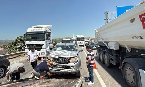 Kocaeli D-100 Kara Yolunda Zincirleme Kaza