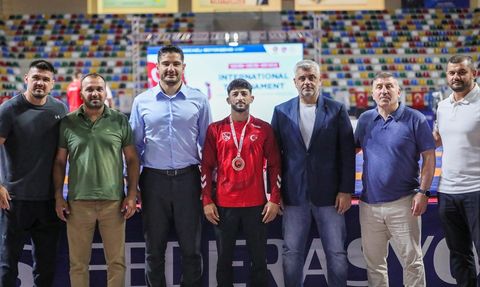 Kocaeli'de Güreş Turnuvasının 3. Günü Geride Kaldı