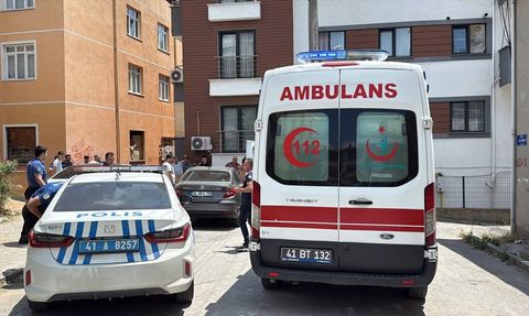 Kocaeli'de Kavga: 1 Polis ve 2 Yaralı