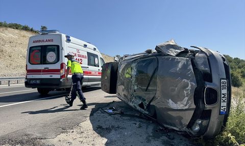 Kocaeli'de Takla Atan Araçta Yaralanma Olmadı
