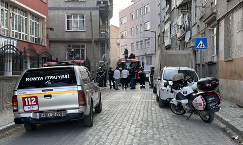 Konya'da Yangın: Sinir Krizi Geçiren Kişi Ambulansa Alındı