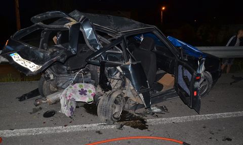 Kütahya'da Minibüs ile Otomobil Çarpıştı: 1 Ölü, 3 Yaralı