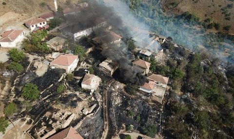 Malatya'da Yangın Paniği: Evler Tehlikede
