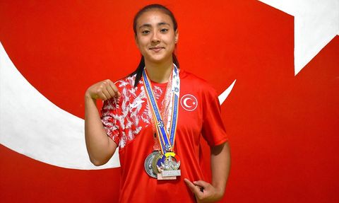 Milli Sporcu Gülistan Gönen'in Bilek Güreşi Başarıları