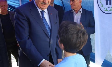 Rize'de Bayramlaşma: Gençlik ve Spor Bakanı Bak ve AK Parti Genel Başkan Yardımcısı Yazıcı'dan Önemli Mesajlar