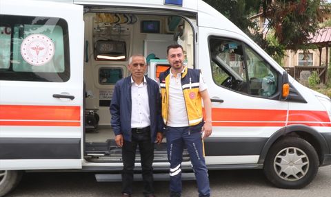 Rize'de Deli Baldan Zehirlenen Arıcı Sağlıkçılara Teşekkür Etti