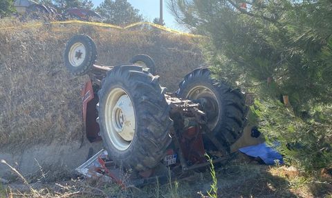 Sakarya'da Devrilen Traktördeki Kadın Hayatını Kaybetti