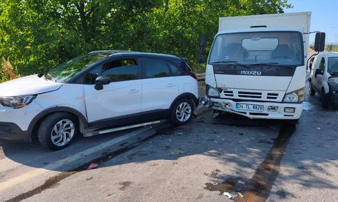 Sakarya'da Zincirleme Kaza: 3 Yaralı