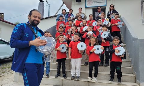 Samsun'da Köy Okulunda Darbuka Heyecanı